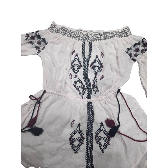 Romeo & Juliet Embroidered Cold Shoulder Top Cream/Black M A003313 - Picture 5 of 9